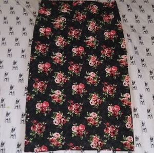 🎁3 For $15 Flower print "Roses" skirt